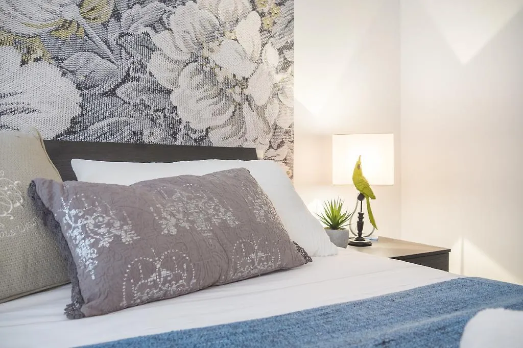 Grand Palace Venice Canal View Apartment