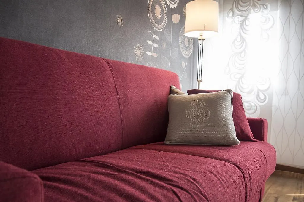 Grand Palace Venice Canal View Apartment