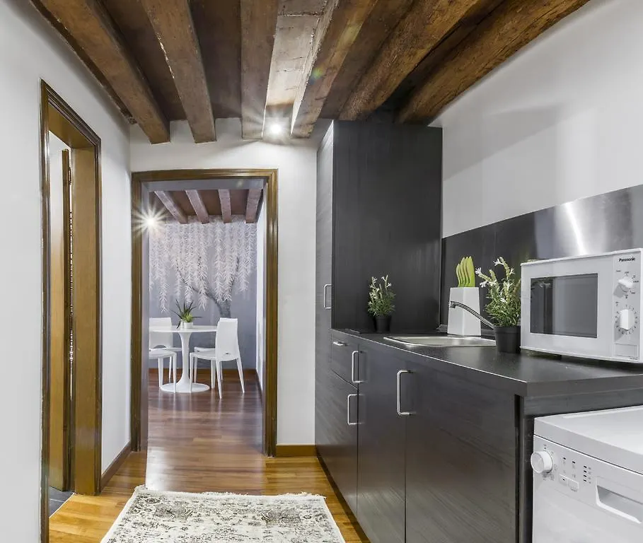 Apartment Grand Palace Venice Canal View